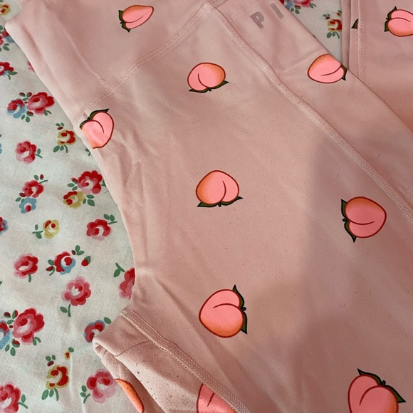 Victoria’s Secret PINK Ultimate Leggings Size Medium 🍑 Peaches! - Picture 3 of 3